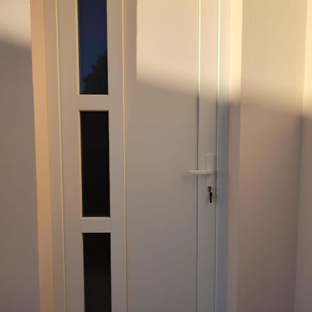 Central Studio Apartment Pula Exterior photo