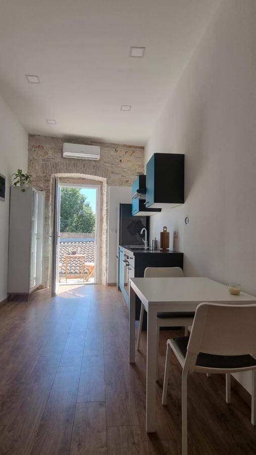 Central Studio Apartment Pula Exterior photo