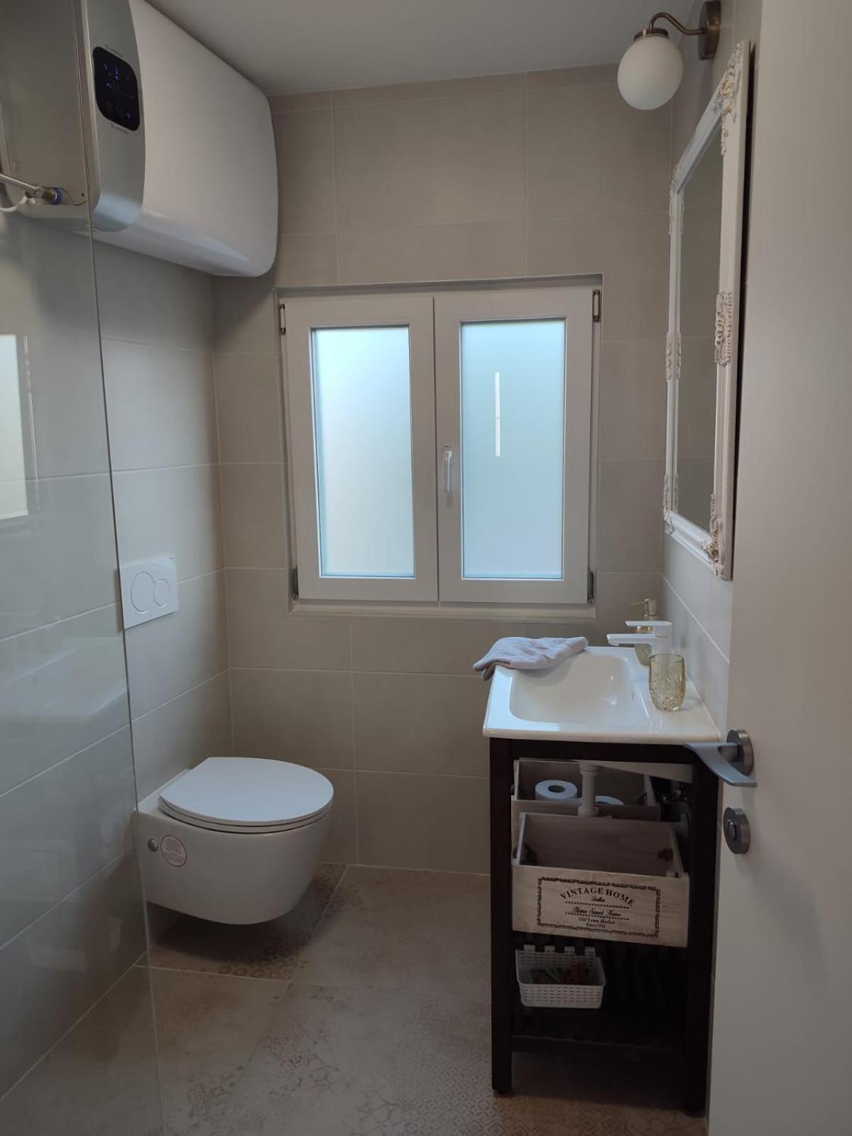 Central Studio Apartment Pula Exterior photo