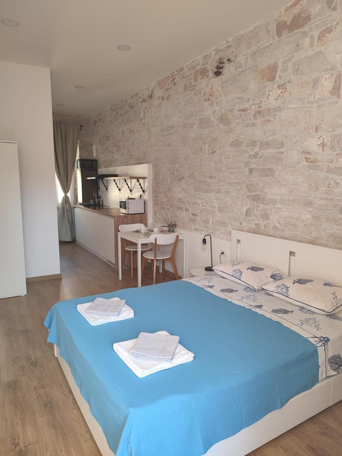 Central Studio Apartment Pula Exterior photo